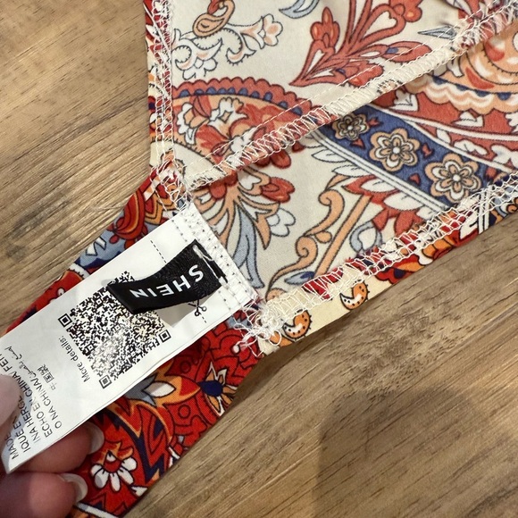 SHEIN Multicolor Paisley Halter Tank Top - Picture 3 of 3